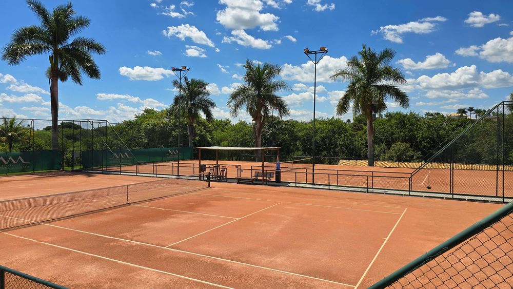 Quadras de Tênis com piso de Saibro — Fazenda Alvorada 